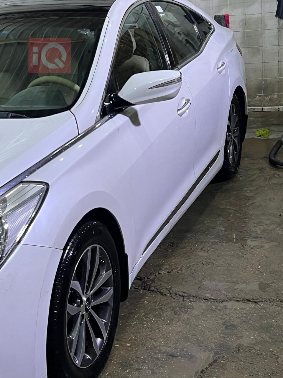 هيونداي أزيرا